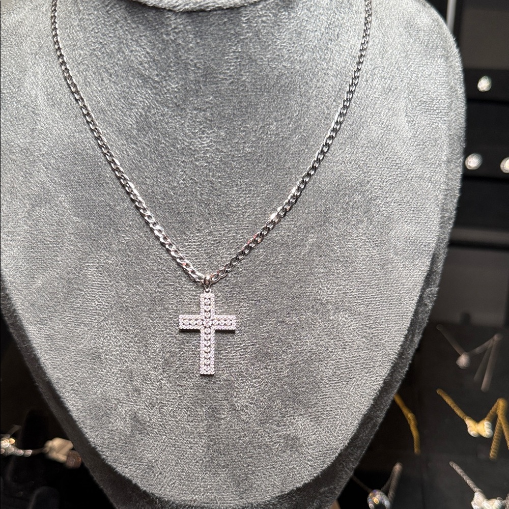 Sterling Silver Cross Pendant Necklace in Silver